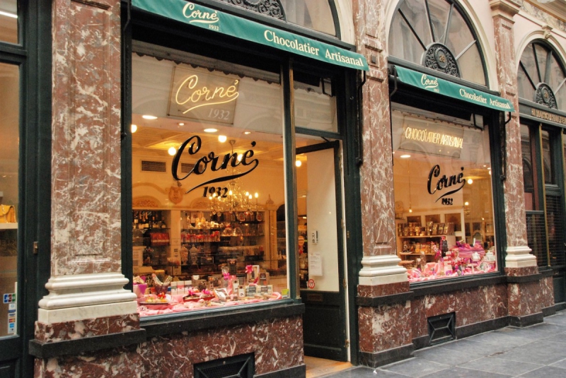 patisserie-FORCALQUEIRET-min_chocolate_chocolaterie_shop_luxury_chic_gallery_brussels_belgium-558146